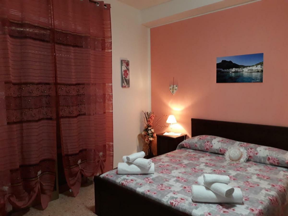 Isole Egadi Bed and Breakfast Trapani Exteriör bild